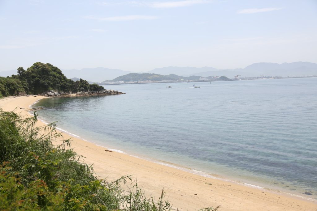 興居島の海岸